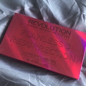 Revolution 🙊Flawless #3 🙊 Makeup Pallet